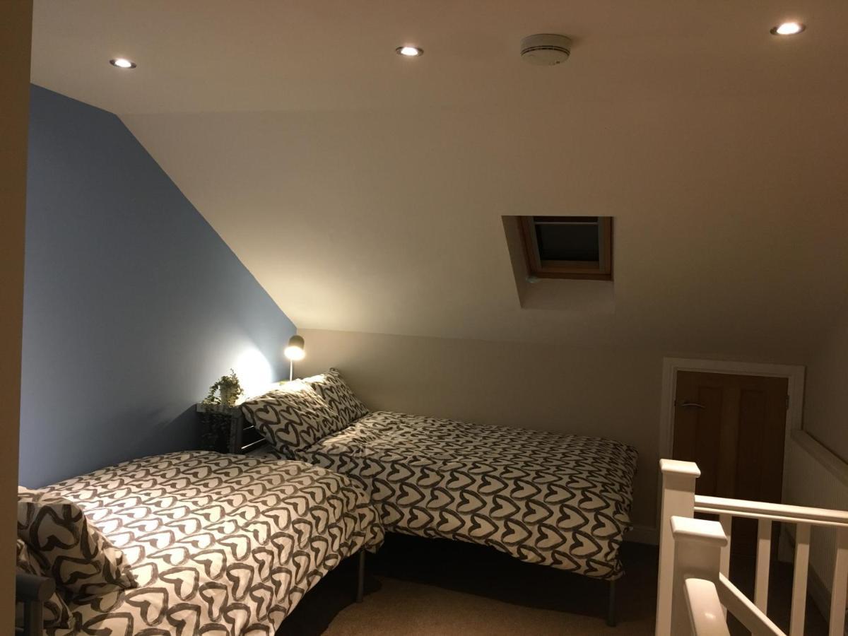 Derby Pride Park Private Ensuite Room- 2 Beds- Free Parking ภายนอก รูปภาพ