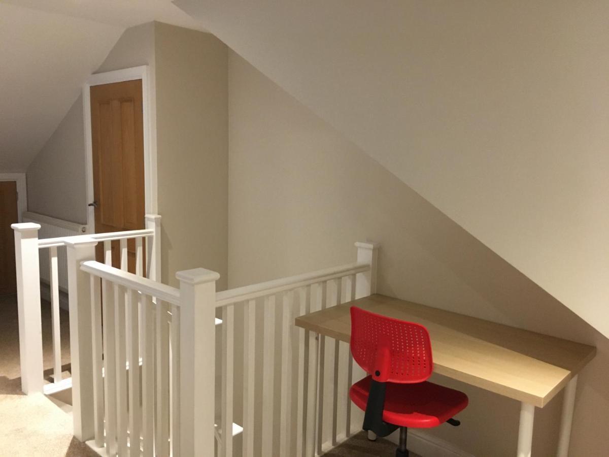 Derby Pride Park Private Ensuite Room- 2 Beds- Free Parking ภายนอก รูปภาพ