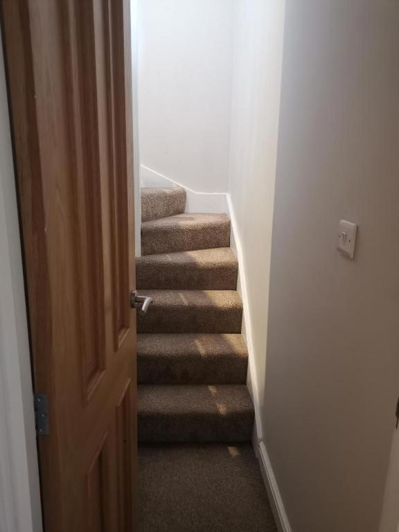 Derby Pride Park Private Ensuite Room- 2 Beds- Free Parking ภายนอก รูปภาพ